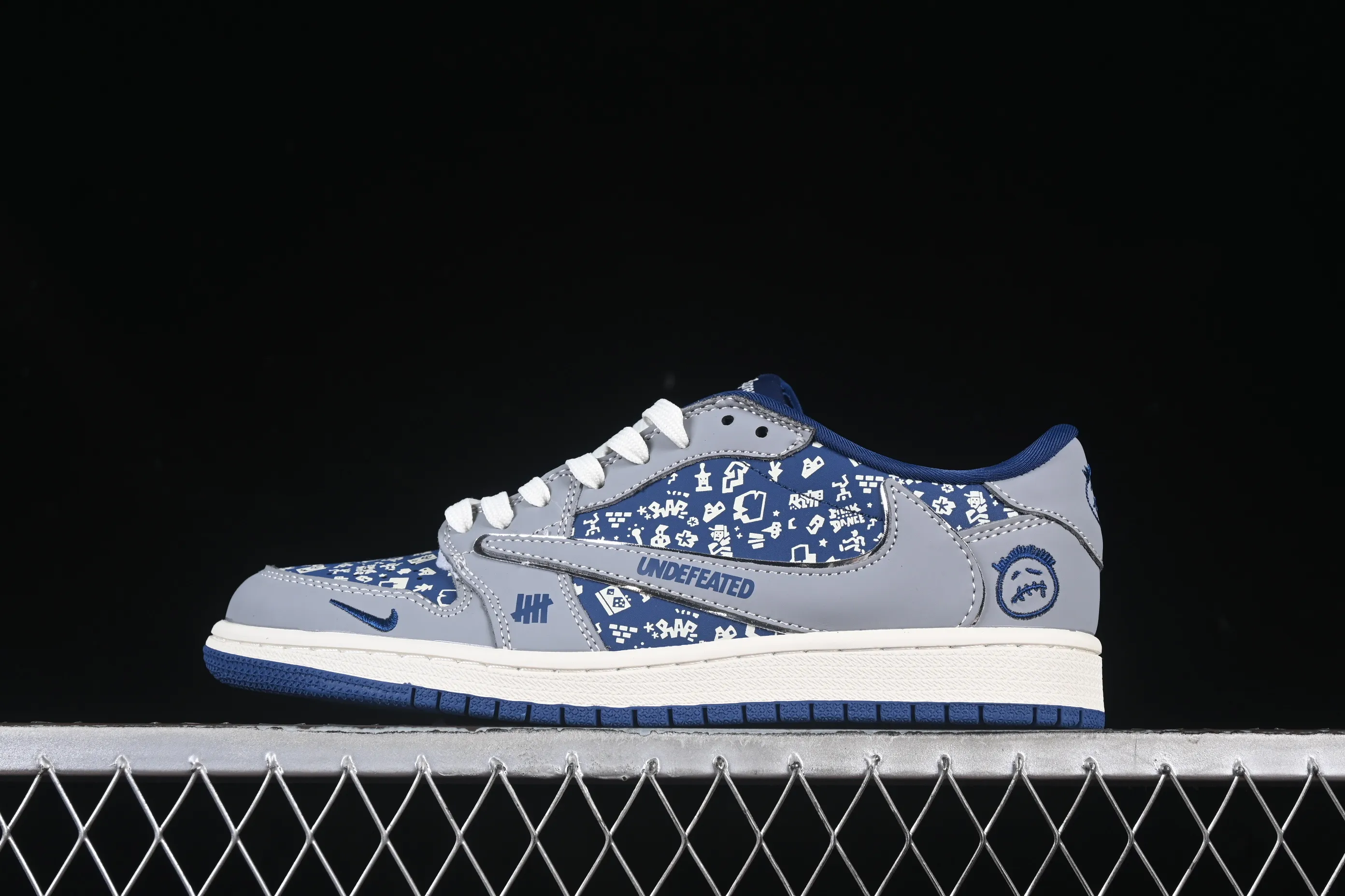 All categories Air Jordan Jordan series basketball shoes Air Jordan 1 Low High-end customized low-top sneakers Travis Scott x Fragment Design x Air Jordan 1 Low OG SP AJ1 Joe 1 UN joint gray and blue grimace low-top cultural casual sneakers XS2024-015